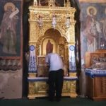 „Dar chiar trebuie neapărat să pleci?” Cuviosul Gherontie in biserica