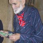 „Lasă-l, lasă-l, că nu poate!”