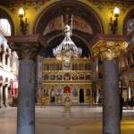 S-a smerit, făcând pe cerşetorul, ca să mă ajute