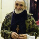 Din el ieşea ca o lumină albă