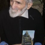 Rugăciunea Cuviosului în mijlocul unei bălţi, în faţa Centrului Militar Judeţean Vâlcea