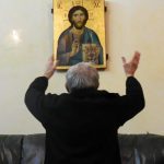 Oare cine este acest Bătrân?