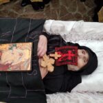 Cuviosul era cald şi mirosea a flori