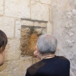 În aşteptarea venirii Sfintei Lumini