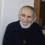 „Uite, mami, Cuviosul! Mi-a pupat mâna când eram mică! El e în cer la Dumnezeu!”