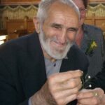 „Stai, dragă, că până la 83 mai am!”