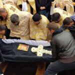 Lângă sicriul Cuviosului